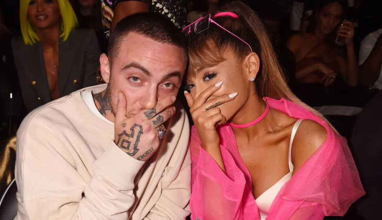 Dilansir dari E! News, hubungan Ariana dan Mac sendiri sudah lama renggang. (NME.com)