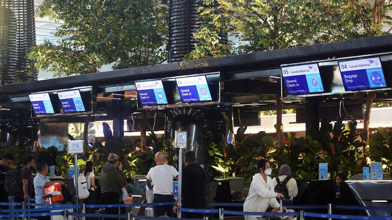 Rimbunnya Hutan Tropis di Bandara Soekarno-Hatta