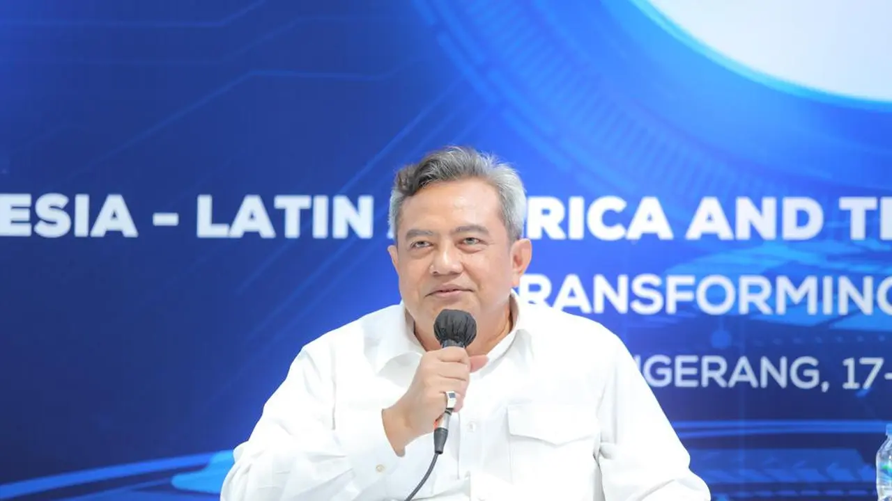 Dirjen Kerjasama Amerop (Amerika Eropa) Kemlu RI, Umar Hadi dalam forum bisnis INA-LAC 2022 pada 18 Oktober 2022. (Dok: Kemlu RI)