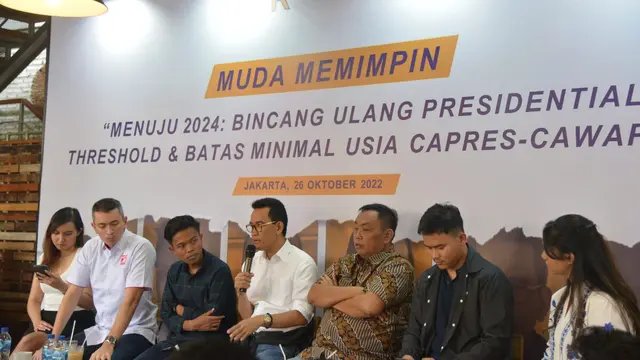 Sejumlah pemuda menggelar diskusi bertajuk "Muda Memimpin, Menuju 2024: Bincang Ulang Presidential Treshold dan Batas Minimal Usia Capres-Cawapres".