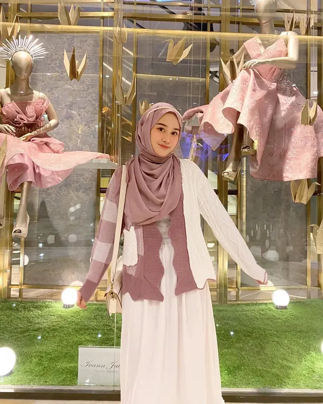 Sosok Khansa Mariska, selebgram berusia 19 tahun yang dinikahi Gus Azmi