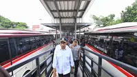 Menteri Perhubungan Budi Karya Sumadi meninjau Terminal Tipe A Leuwipanjang, Bandung pada Jumat (2/2). (dok: BKIP)