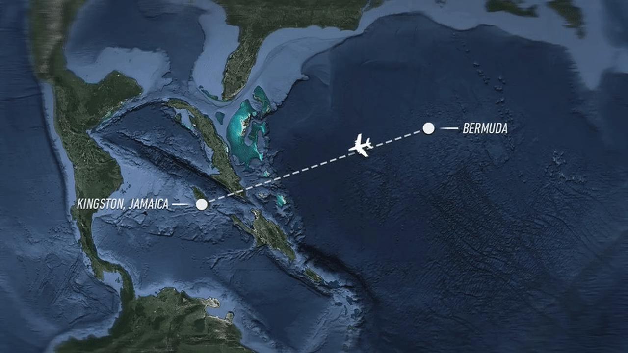 Banyak orang percaya bahwa di dalam segitiga bermuda merupakan portal ruang dan waktu yang menghubungkan ke dunia lain.