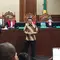 Febrie Adriansyah Tiba untuk Sidang Perdana, Ini Penampilannya