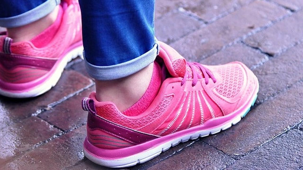 Perhatian untuk Pengemudi Wanita, Jangan Nyetir Pakai High Heels