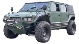 Pindad Rantis Maung merupakaan kendaraan taktis besutan PT Pindad dengan ukuran paling kecil. Mobil ini ditenagai mesin 2.400cc diesel dengan tenaga 147 Hp. Rantis Maung difokuskan untuk mendukung operasi jelajah jarak dekat yang mampu melibas segala medan. Kendaraan Taktis ini dapat diberikan opsi braket senjata 7,62 mm, konsol senjata SS2-V4, GPS navigasi, tracker dan perlengkapan lain untuk menunjang kebutuhan keamanan. (Source: pindad.com)