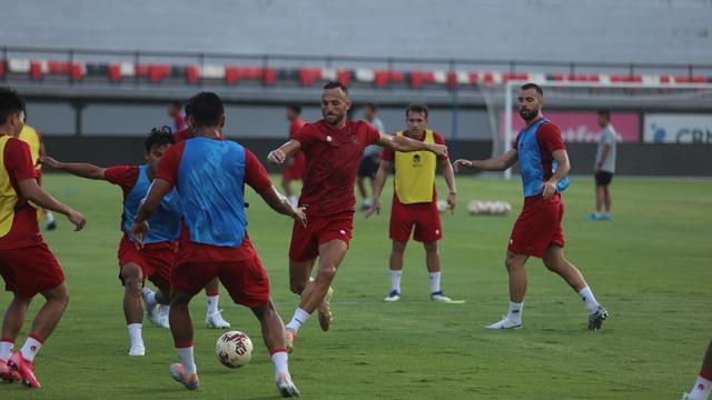 Latihan Timnas Indonesia di Bali.
