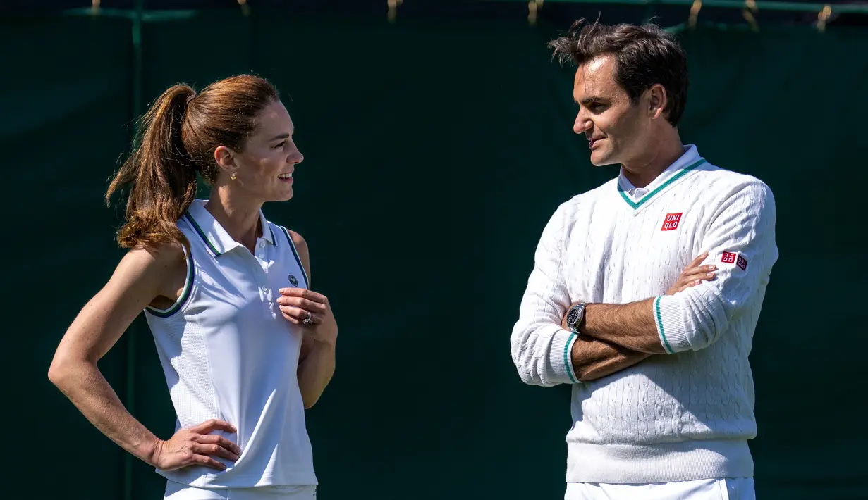 Ibu tiga anak itu memang tengah berpartisipasi dalam video promosi Turnamen Wimbledon yang akan digelar bulan depan. (Thomas LOVELOCK / AELTC / AFP)