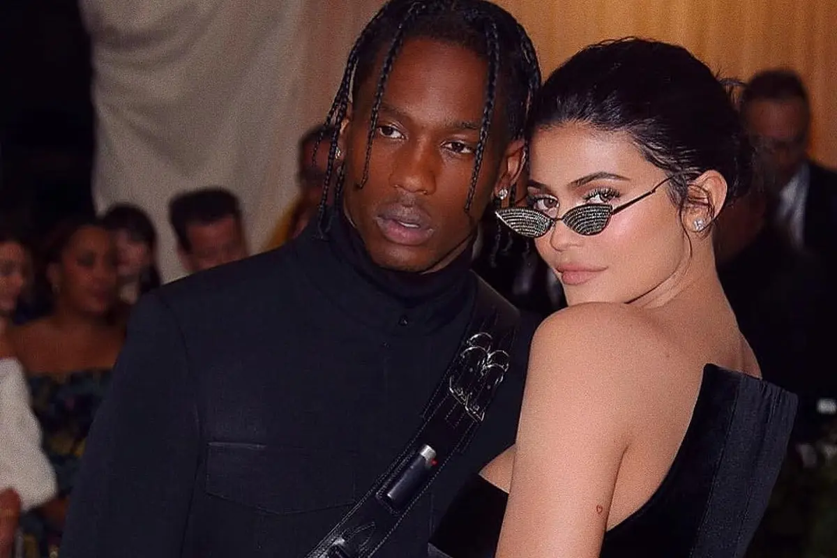 [Bintang] Travis Scott - Kylie Jenner