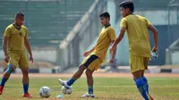 Puja Abdillah dalam sesi latihan bersama Bandung United di Stadion. Siliwangi, Bandung, Kamis (22/8/2019). (Bola.com/Erwin Snaz)