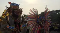 Karyawan Emtek ikut meramaikan parade Asian Games 2018. (Muhammad Adiyaksa/Liputan6.com)