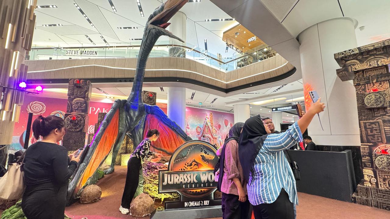 Jurassic World Rebirth Hadirkan Dinosaurus Raksasa di Pakuwon Mall Bekasi