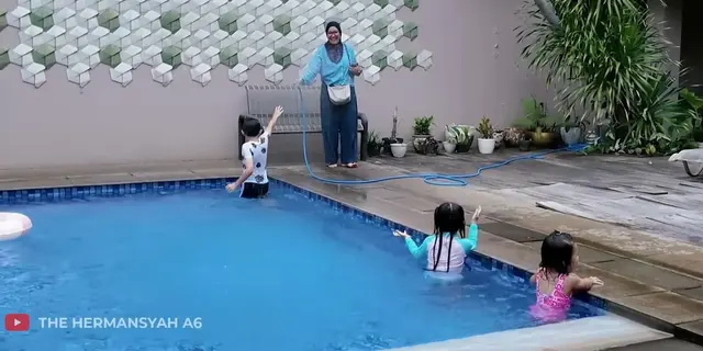 6 Potret Kolam Renang Rumah Anang dan Ashanty di Cinere, Tempat Seru Anak dan Cucu Bermain Air