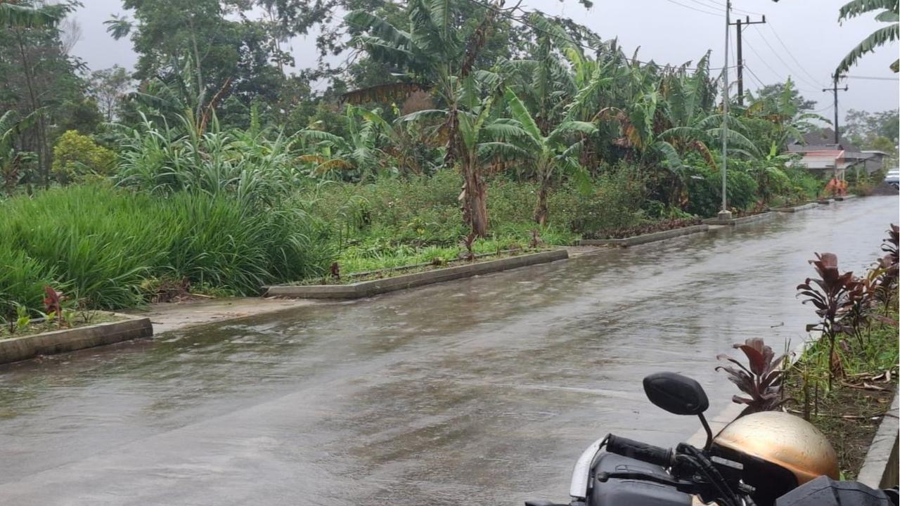 Penjual Bakso Perbaiki Jalan Kampung Halaman Pakai Uang Pribadi hingga Miliaran