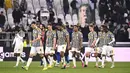 Pemain Juventus tertunduk lesu setelah ditaklukan Udinese pada laga lanjutan pekan ke-24 Serie A di Allianz Stadium, Selasa (13/2/2024). Kekalahan ini membuat peluang Juventus mengejar Inter Milan di klasemen semakin sulit. (Fabio Ferrari/LaPresse via AP)