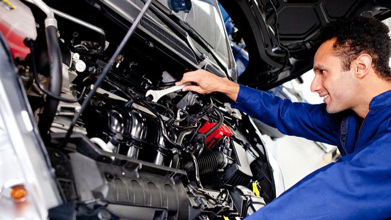 Ini yang Perlu Dicek saat Melakukan Pemeriksaan Rutin Mobil di Rumah