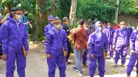 Kemnaker Adakan Penyemprotan Disinfektan di Pondok Cabe, Tangerang Selatan (Foto: Kemnaker)