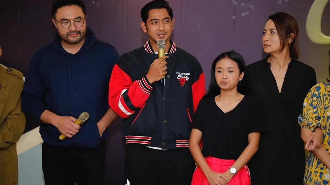 Arya Saloka dalam syukuran Ikatan Cinta (Instagram/ikatancinta.mncp)