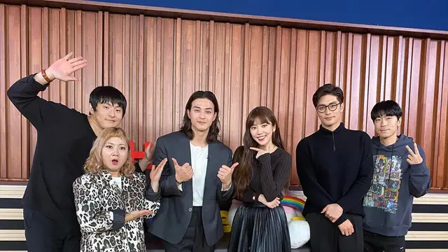 Kim Ji Hoon bersama pengisi I Live Alone. (Instagram/ jiraishin99)