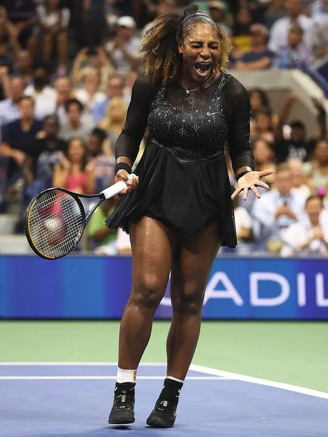 Serena Williams Gebrak Lapangan dengan Sepatu Bertahtakan 400 Berlian Saat Berlaga di US Open 2022