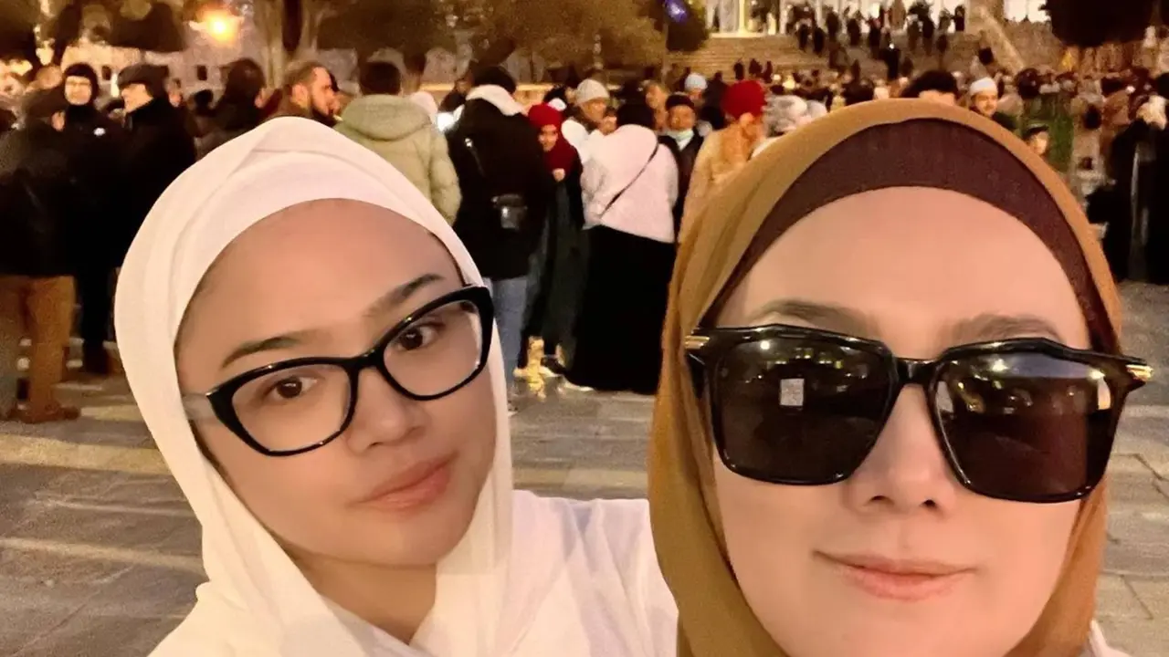 Jalani Umrah, Ini Potret Tiara Savitri Putri Mulan Jameela saat Berhijab