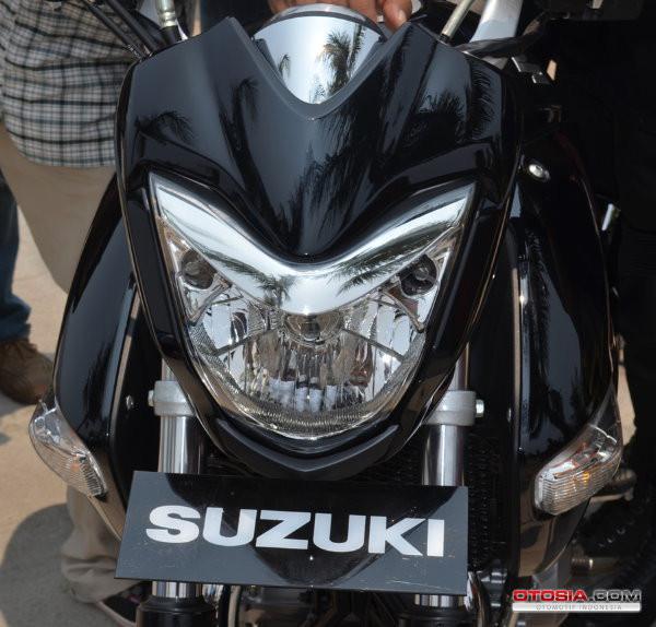 Suzuki Inazuma - Headlight