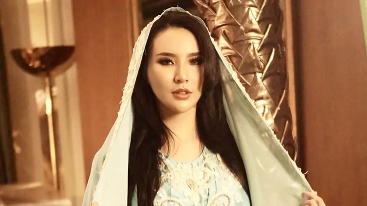 Ikuti Sang Ayah, Ini 6 Pesona Jelita Fitria Anak Yusuf Hamka yang Jadi Mualaf