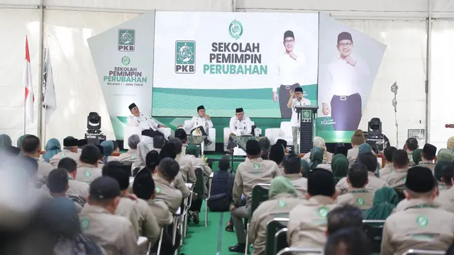 Ketua Umum Partai Kebangkitan Bangsa (PKB) Abdul Muhaimin Iskandar saat membuka kegiatan Sekolah Pemimpin Perubahan (SPP) Wilayah 1 Jawa Timur.