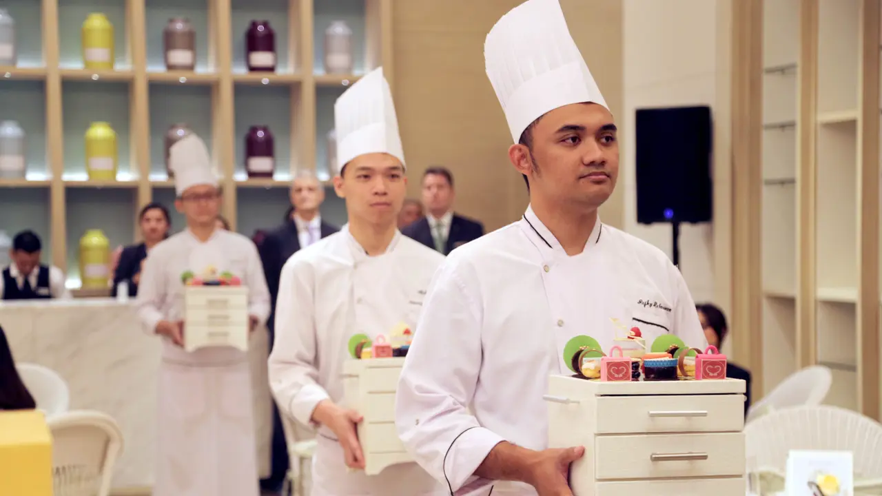 Teh Sore yang Santai Nan Mewah dari Bvlgari dan Fairmont Jakarta