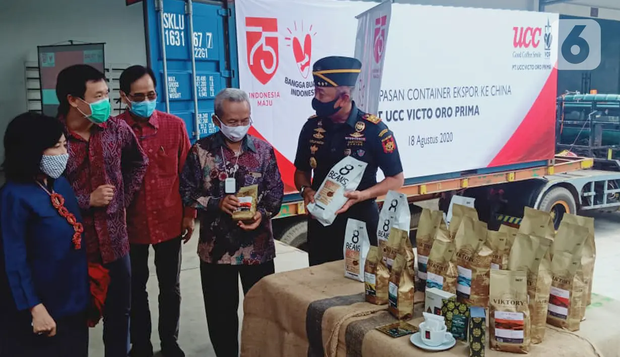 Selain untuk menghasilkan devisa, ekspor produk kopi olahan Indonesia sebesar 4,82 ton juga menjadi barometer eksistensi produk kopi olahan nasional di pasar internasional. Ekspor kopi ke China ini merupakan bukti eksistensi perusahaan dengan dukungan dari berbagai pihak. (Liputan6.com/HO/Barek)