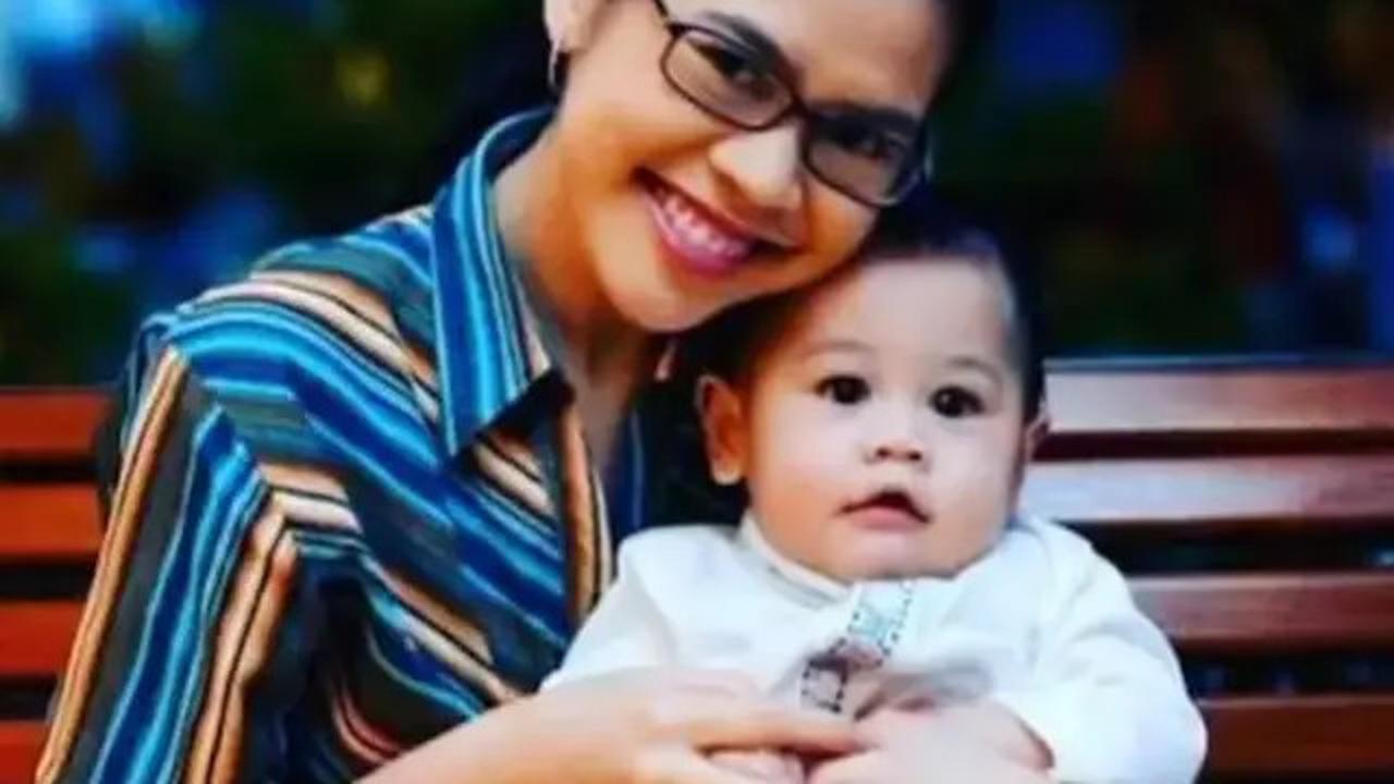 6 Potret Kenangan Gisca Putri Anak Dewi Yull dan Buah Hatinya, Meninggal di Usia 28 Tahun