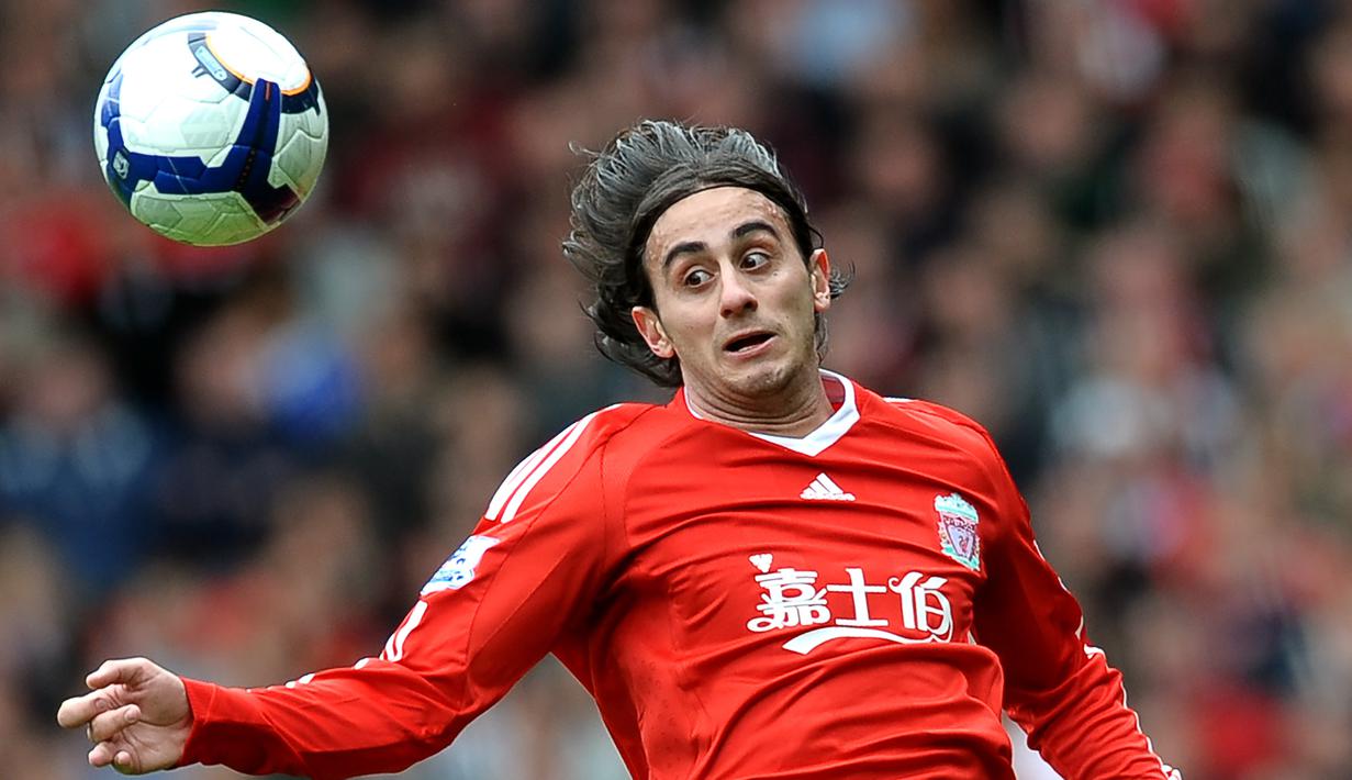 Alberto Aquilani - Aquilani dibeli Liverpool dari AS Roma pada 2009 untuk menggantikan Xabi Alonso yang hengkang ke Real Madrid. Selama tiga tahun di Liverpool, Aquilani gagal mengeluarkan kemampuan terbaiknya dan tercatat hanya bermain 18 pertandingan saja. (AFP/Paul Ellis)