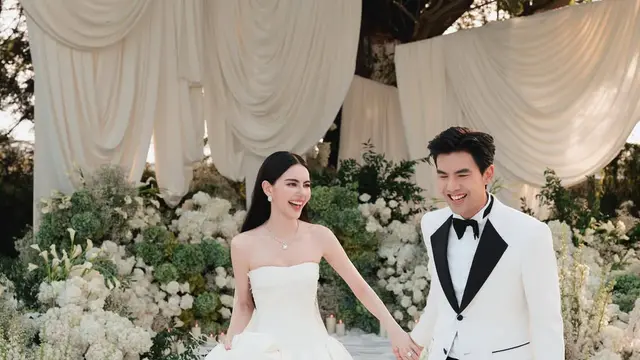 Davika Hoorne Resmi Menikah, Tampil Elegan dalam Ballgown Broken White Bak Putri Negeri Dongeng