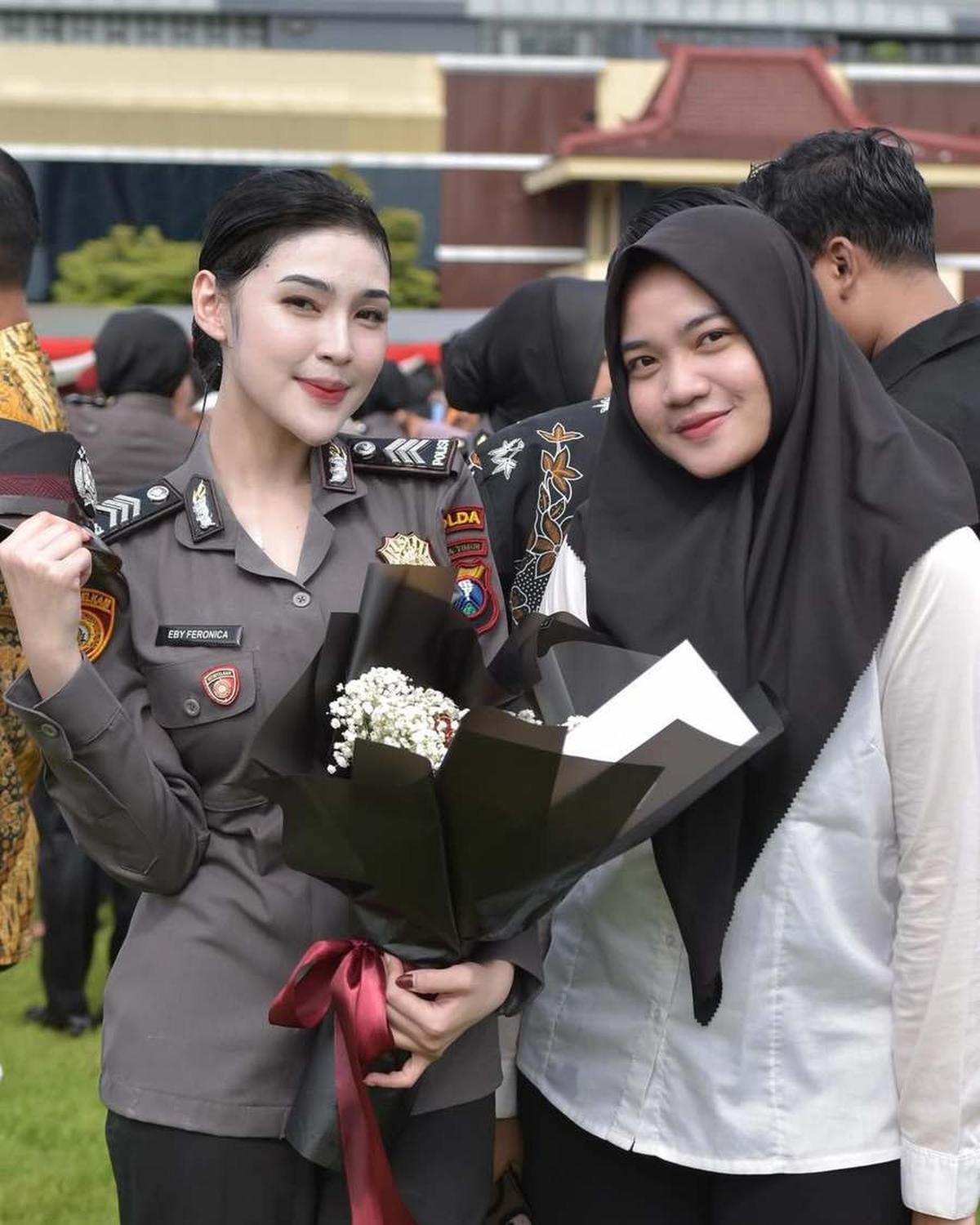 Potret Eby Veronica Polwan Viral yang Punya Paras Cantik Bak Artis Korea