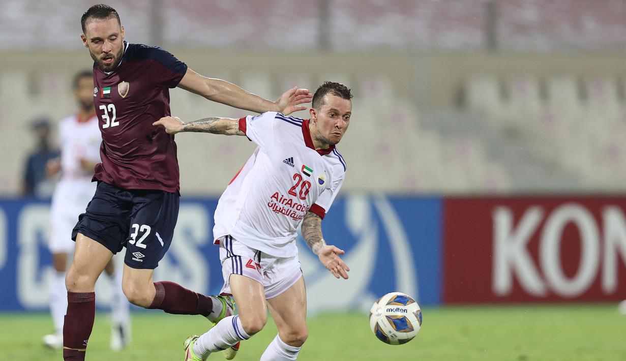 Bernard. Pemain sayap asal Brasil ini total 3 musim membela Everton sejak didatangkan dari Shakhtar Donetsk pada 2018/2019. Karena lebih banyak menghuni bangku cadangan, musim 2021/2022 ini ia memutuskan bergabung dengan Sharjah Cultural Sport, klub di Liga Pro Uni Emirat Erab. (AFP)