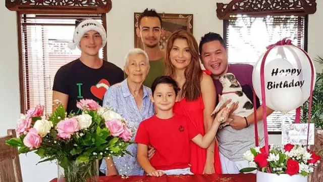 6 Momen Kompak Tamara Bleszynski dan Mike Lewis Asuh Anak Meski Sudah Cerai