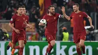 Daniele De Rossi menyebut keyakinan suporter AS Roma membuat dirinya dan para pemain termotivasi untuk mengalahkan Barcelona. (AFP/Andreas Solaro)