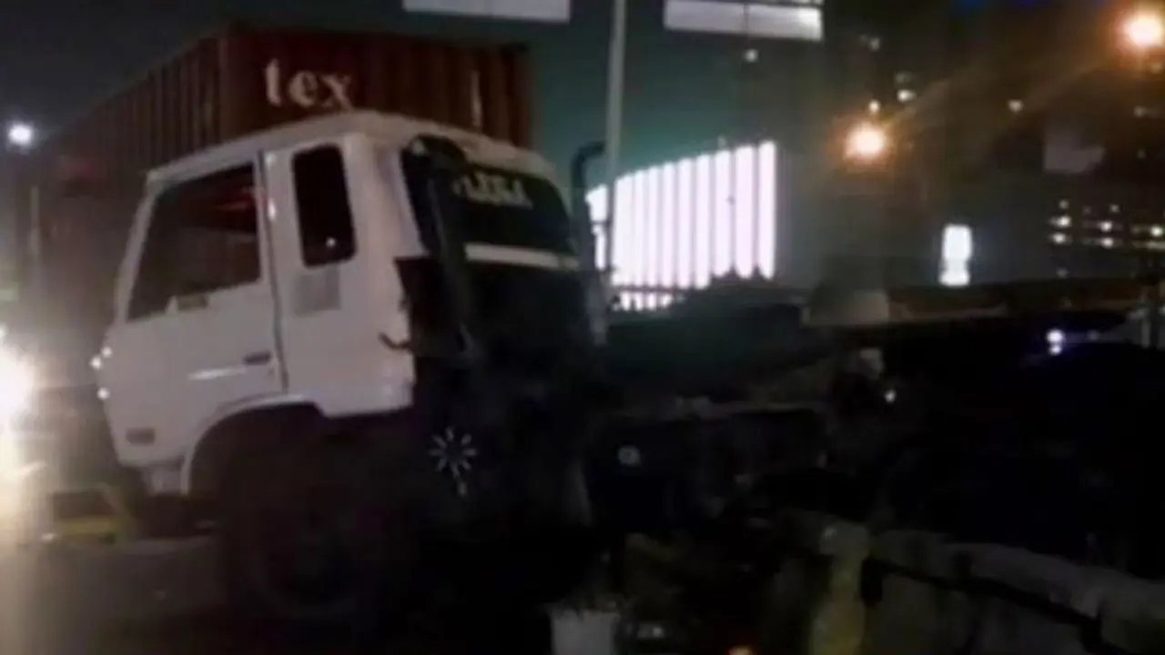 Kecelakaan Truk hingga Yogya International Street Performance