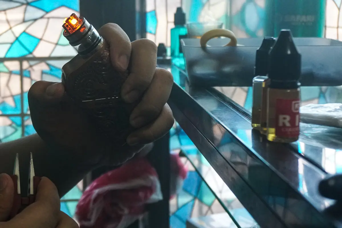 Filipina Akan Tangkap Pengguna Rokok Elektrik