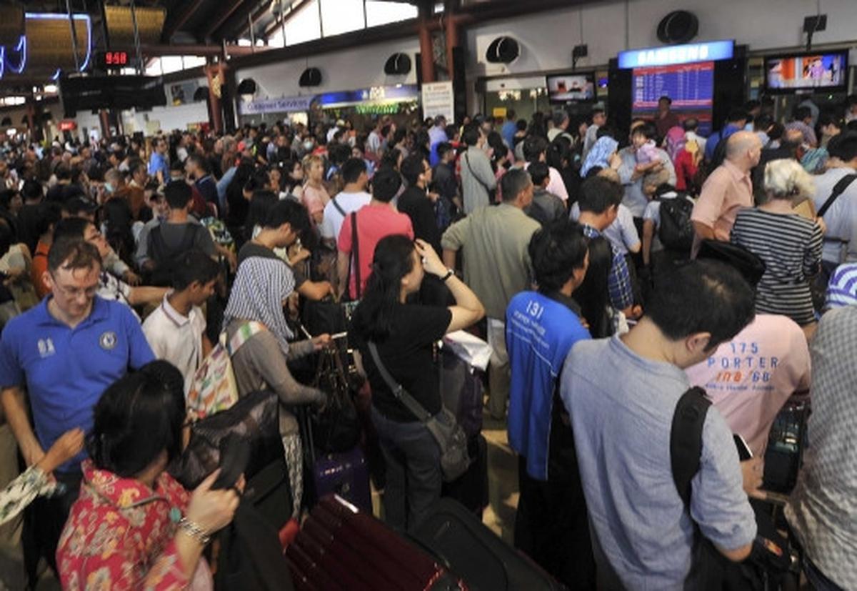 Imbas kebakaran, penumpang menumpuk di Terminal 2D Soekarno-Hatta