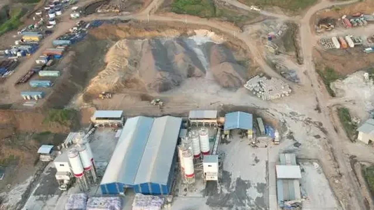 Meski begitu, bisnis smelter nikel tetap dibayangi oleh sejumlah risiko bagi investor.