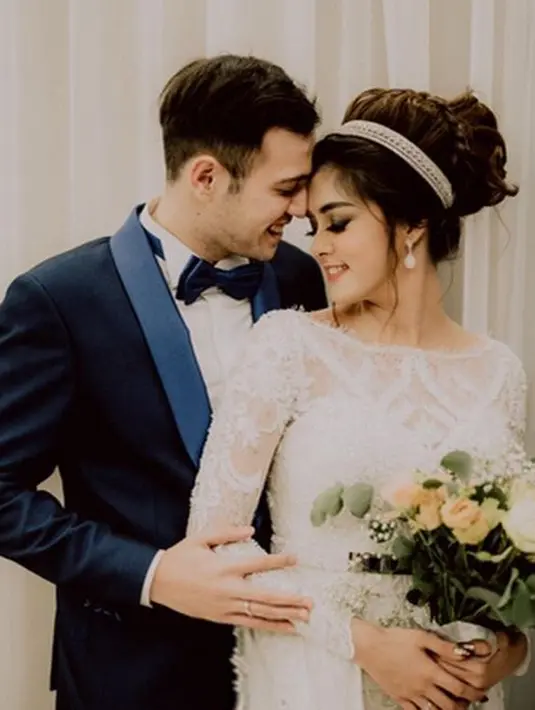 Selain itu, Rifky juga mengatakan bahwa Biby sudah sering melihat suaminya itu melantunkan ijab qabul dengan bahasa Indonesia saat berakting. Untuk itu, di hari spesialnya ini Biby inginkan hal yang berbeda. (Instagram/rifkybalweel)