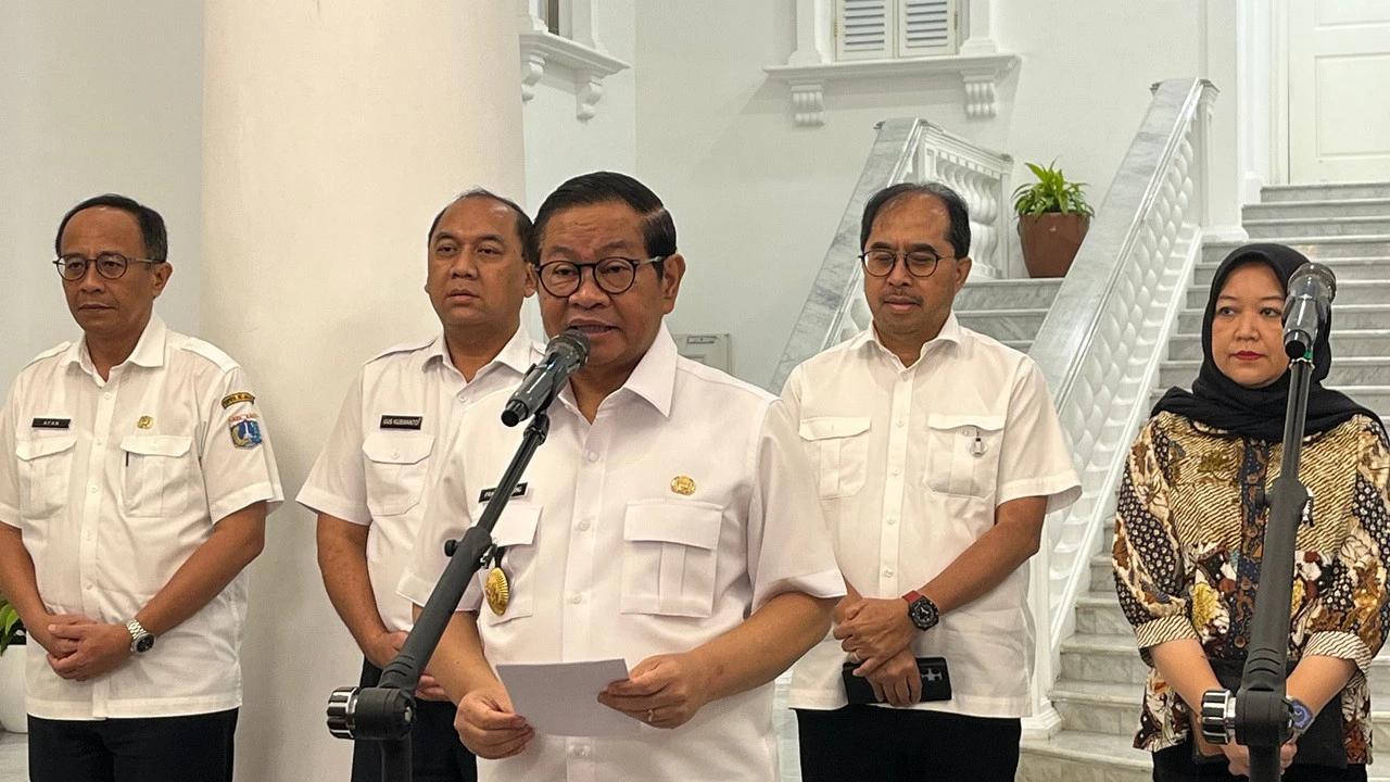 Gubernur Pramono ke Dirut Pasar Jaya Soal Tumpukan Sampah: Segera Selesaikan