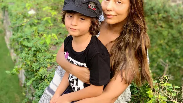 6 Potret Menggemaskan AbRam Khan, Putra Bungsu Shah Rukh Khan