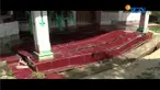 Sejumlah rumah ada yang nyaris ambruk dengan retakan dinding serta lantai di atas 50 sentimeter.