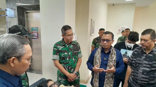 Dirut BPJS Kesehatan, Prihati Pujowaskito, saat meninjau pelayanan JKN di RS Dustira, Cimahi pada Rabu (16/9/2026).