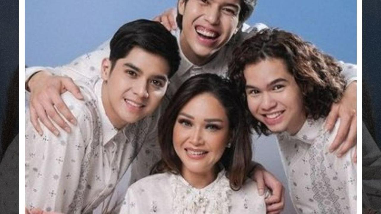Daftar 7 Seleb Punya Anak Cowok dan Ganteng Semua
