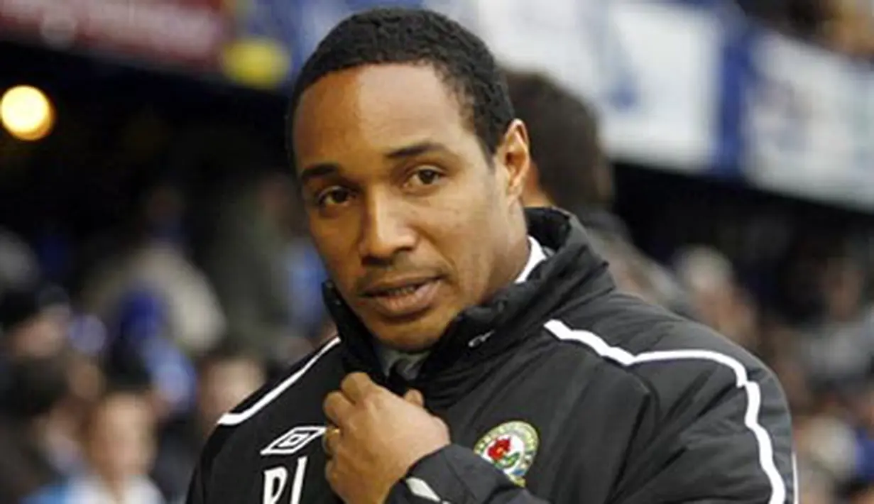 Manager of Blackburn Rovers Paul Ince looks on before kick off against Portsmouth during a Premier League football match at Fratton Park in Portsmouth on November 30, 2008. AFP PHOTO/IAN KINGTON