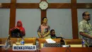Sejumlah peserta raker bersiap meninggalkan ruang rapat Badan Legislasi DPR RI di Kompleks Parlemen RI, Jakarta, Kamis (26/11/2015). Rencananya, Yasonna Laoly akan melakukan raker dengan Badan Legislasi DPR RI. (Liputan6.com/Helmi Fithriansyah)