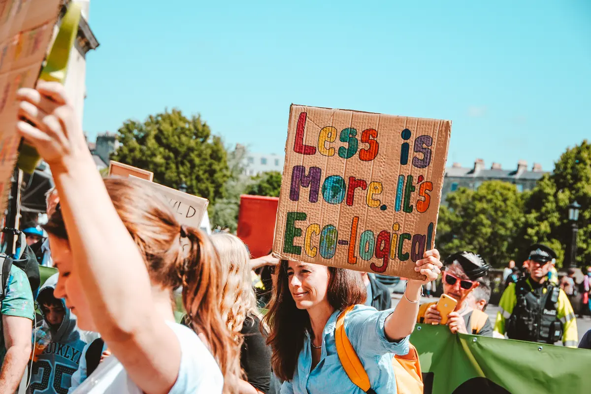 Contoh ilustrasi kontribusi Gen Z dan Milenial dalam menerapkan zero waste movement